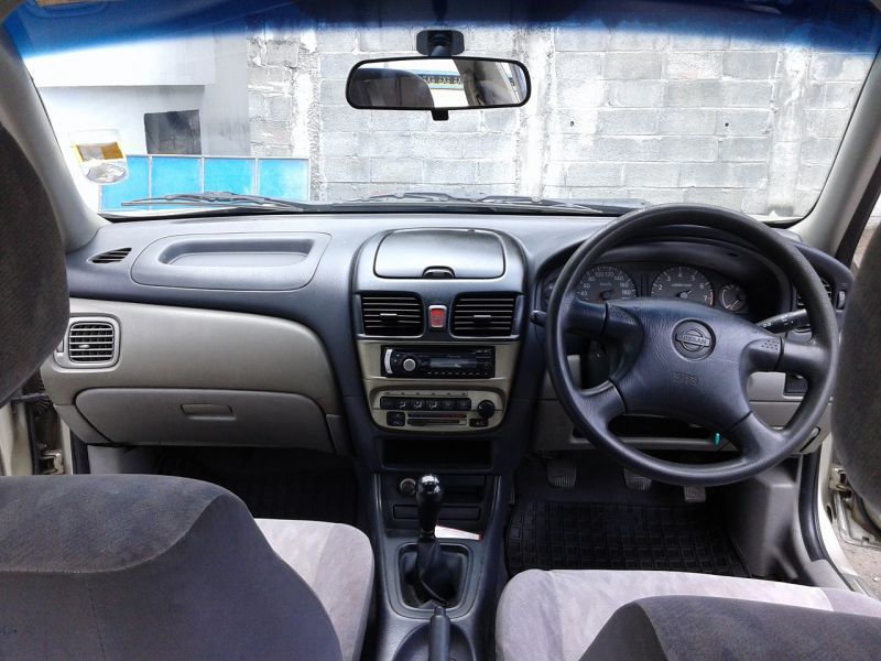 Nissan Sunny N16 in Mauritius