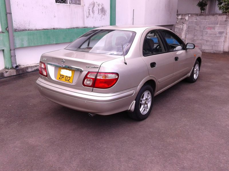 Nissan Sunny N16 in Mauritius