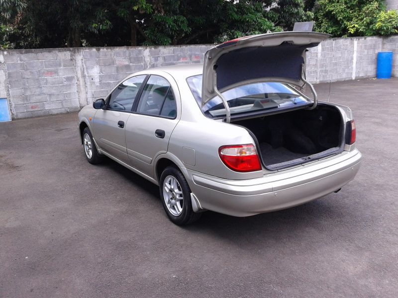 Nissan Sunny N16 in Mauritius