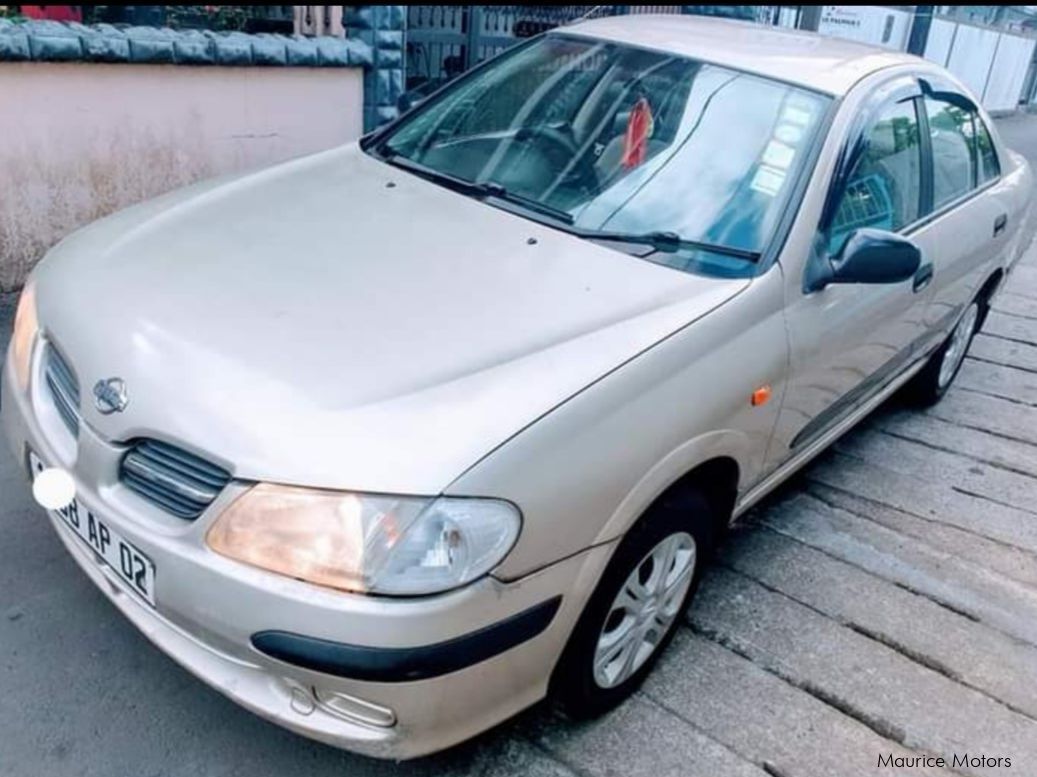 Nissan Sunny N16 in Mauritius