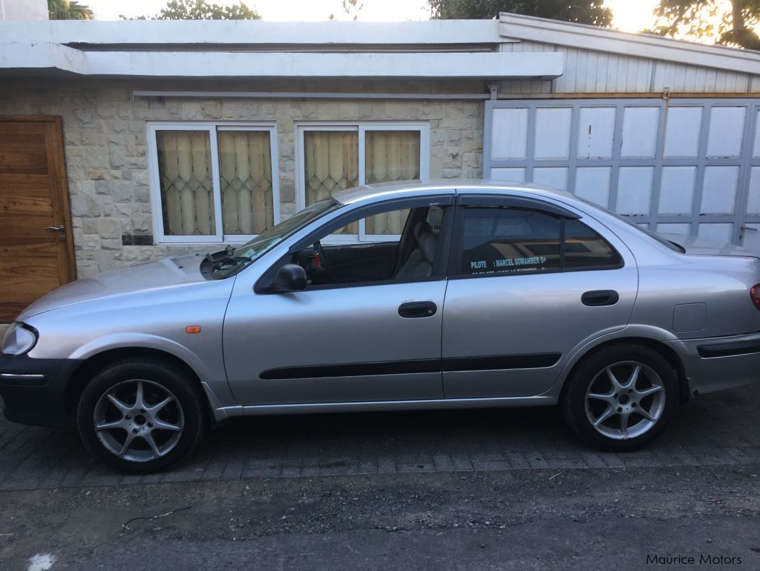 Nissan Sunny N16 in Mauritius