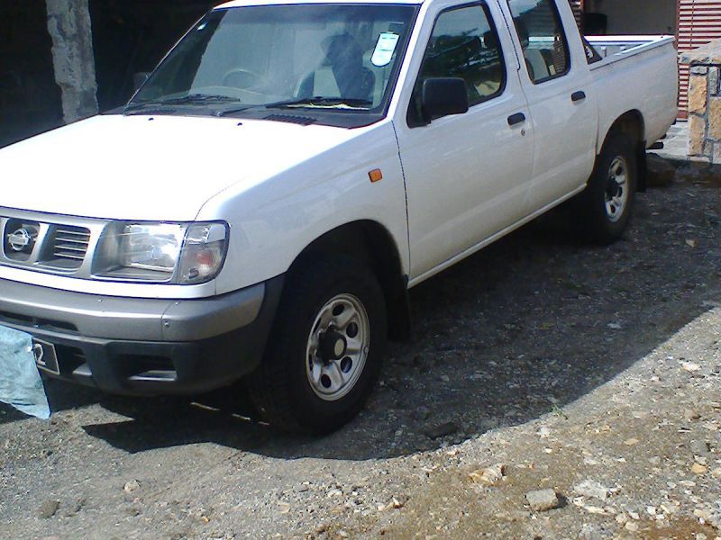Nissan hardbody 2x4 in Mauritius