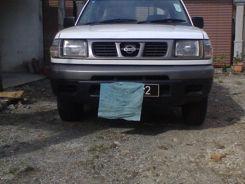 Nissan hardbody 2x4 in Mauritius