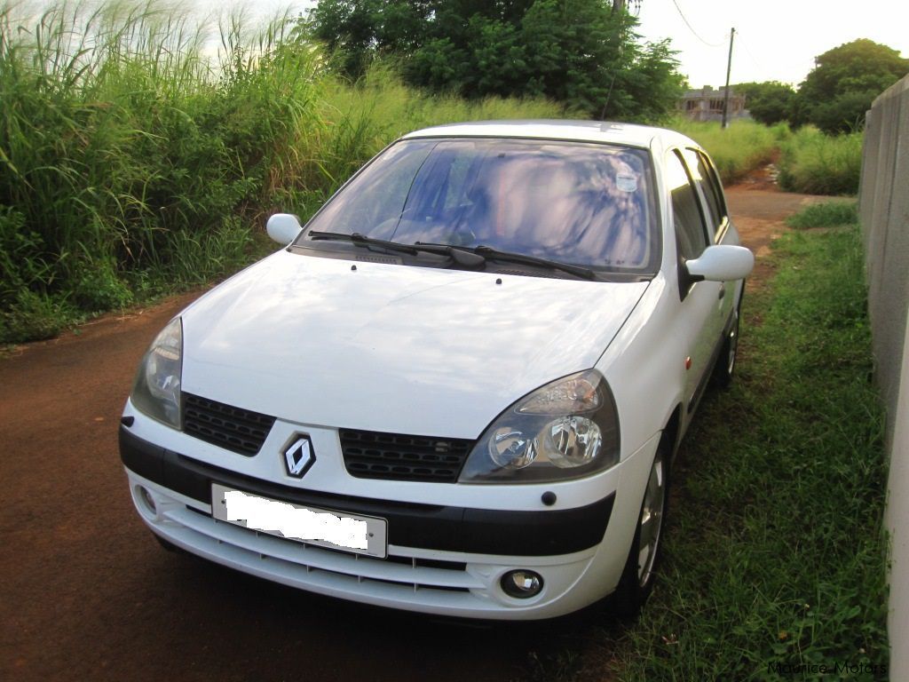 Renault Clio II in Mauritius