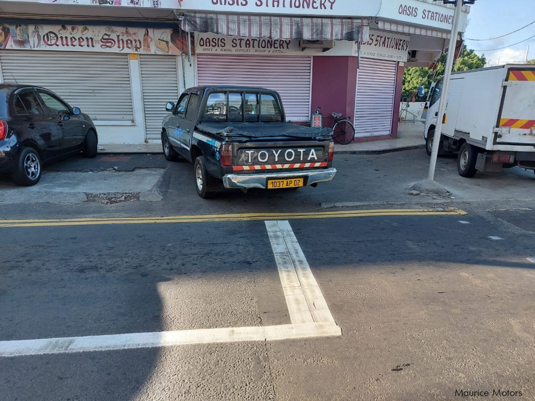 Toyota  Hilux Double cab 2x4 in Mauritius
