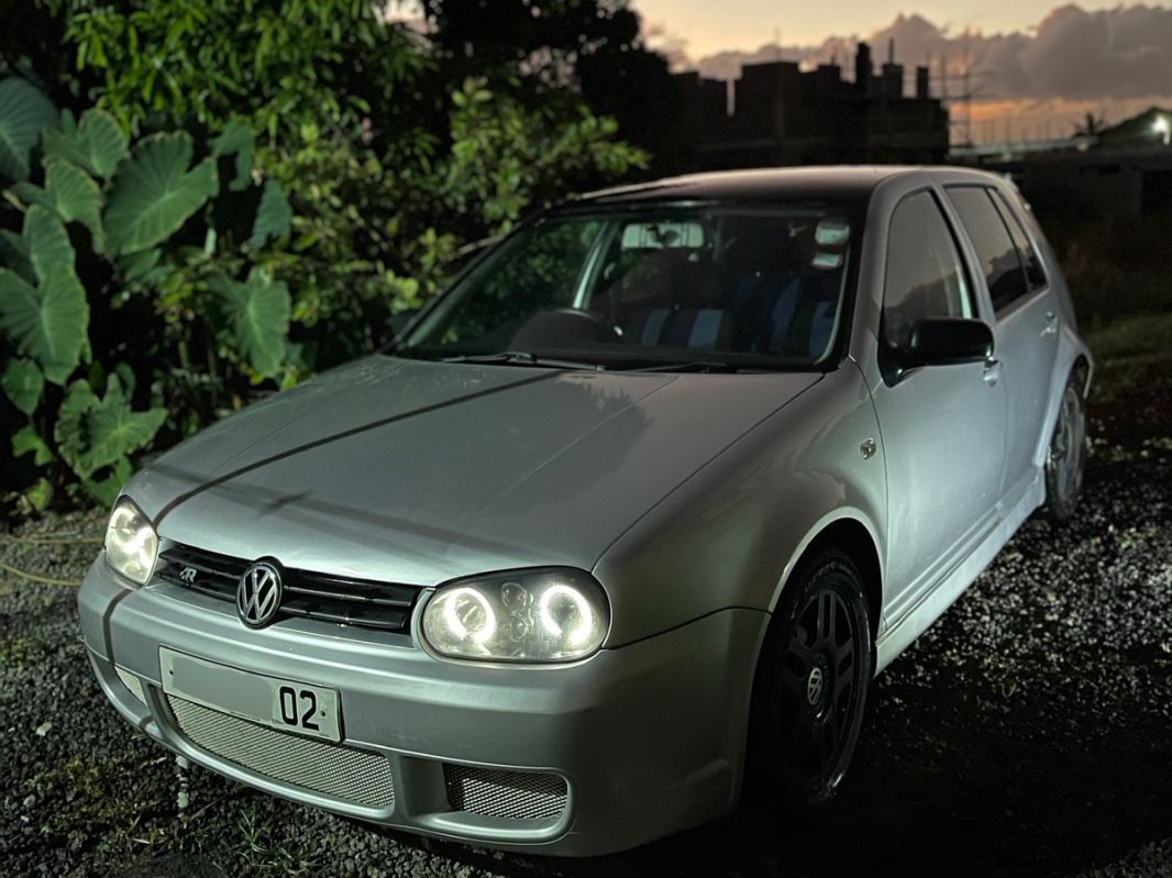 Volkswagen Golf 4 in Mauritius