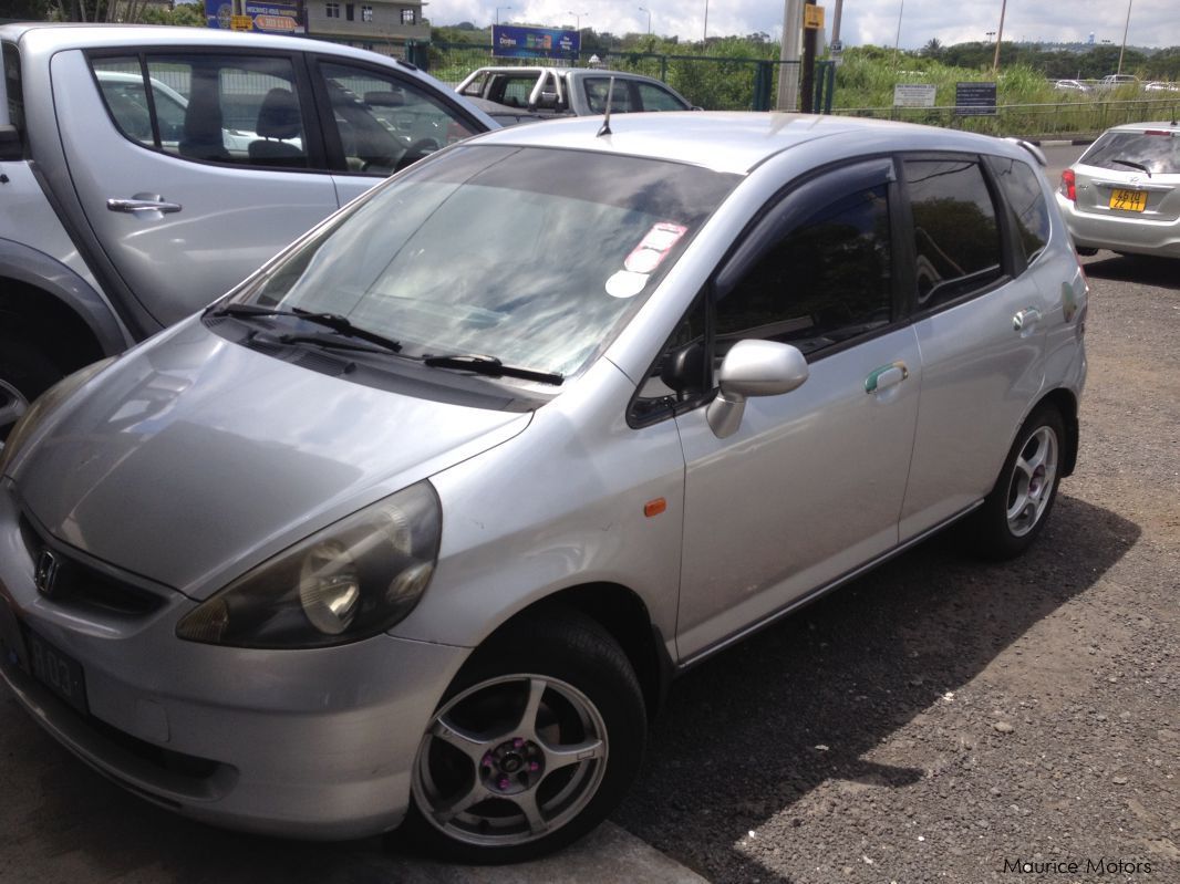 Honda JAZZ - SILVER in Mauritius