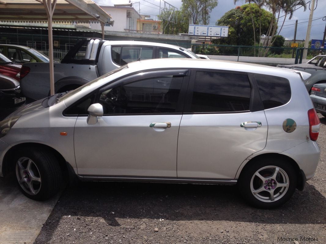 Honda JAZZ - SILVER in Mauritius