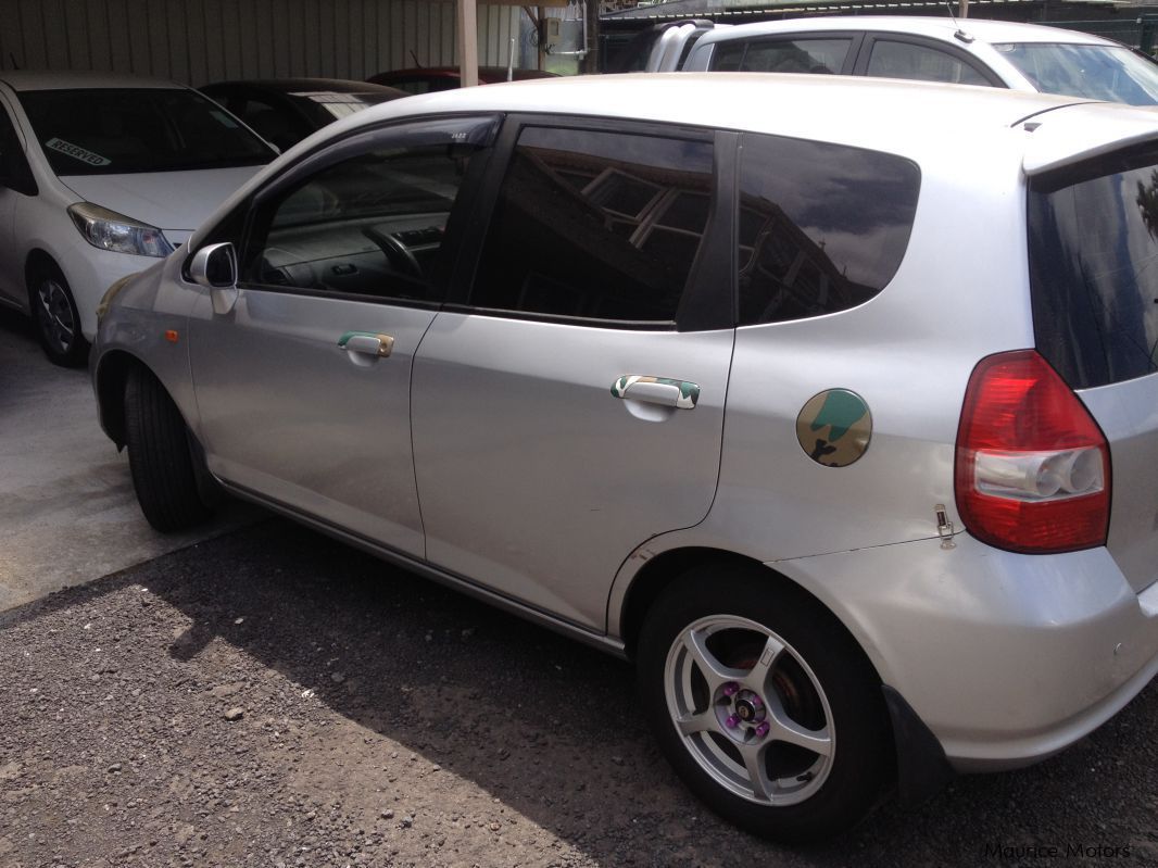 Honda JAZZ - SILVER in Mauritius