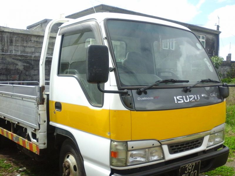 Isuzu elf 3