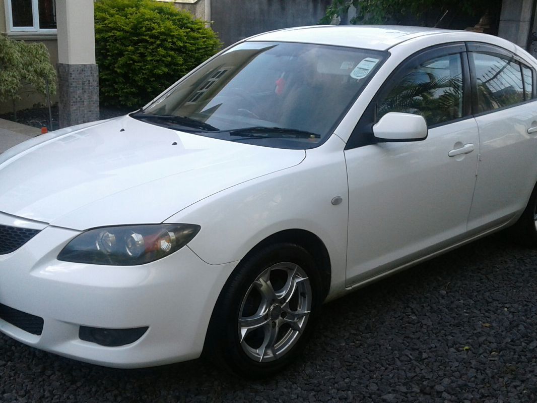 Mazda axela 2003