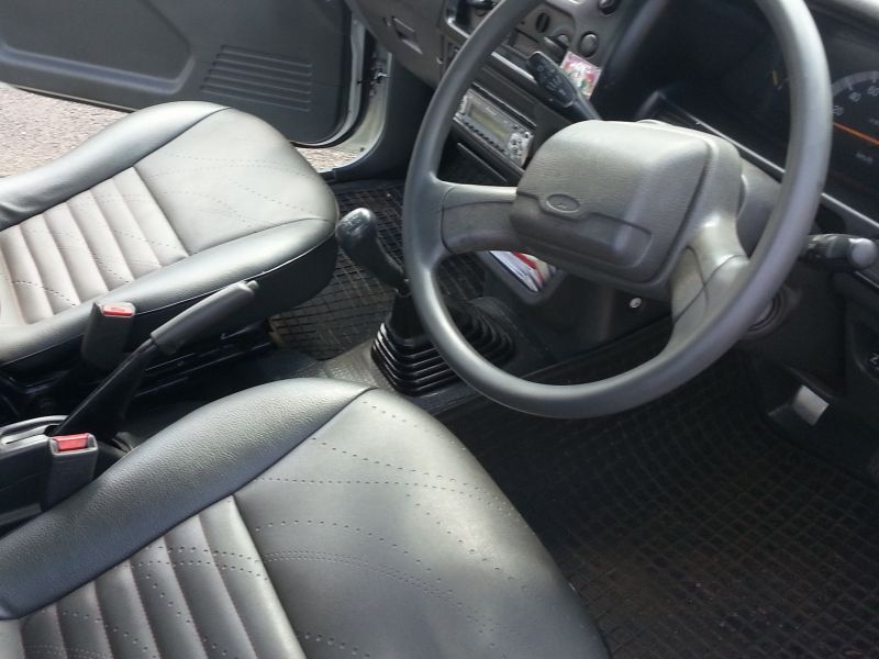 Mitsubishi L200 2x4 in Mauritius