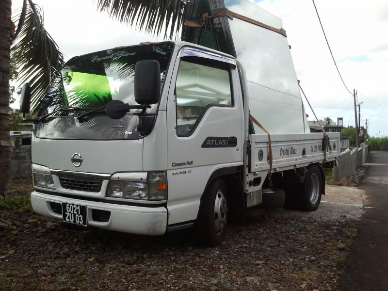 Nissan atlas 200