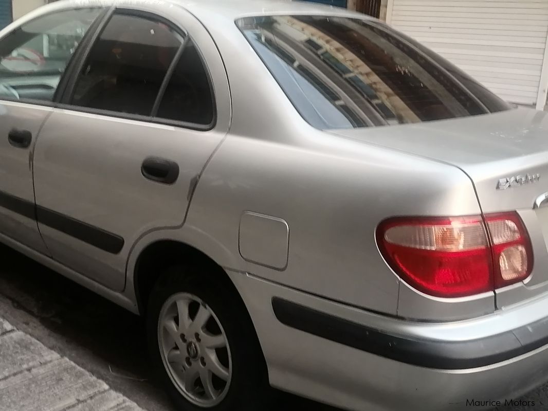 Nissan Sunny N16 in Mauritius