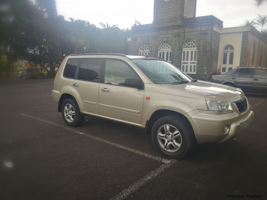 Nissan X-trail 2.0 in Mauritius