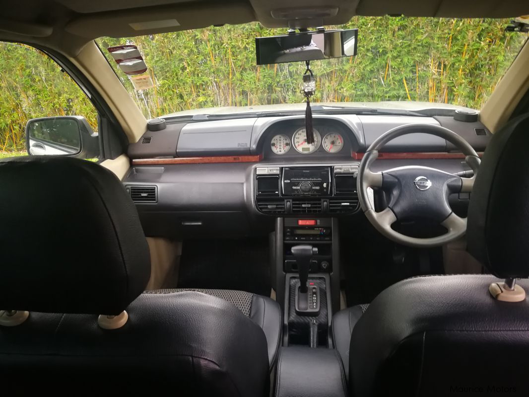 Nissan X-trail 2.0 in Mauritius