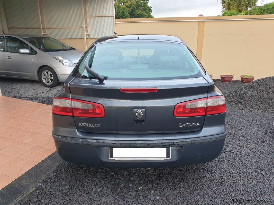 Renault Laguna 2 in Mauritius