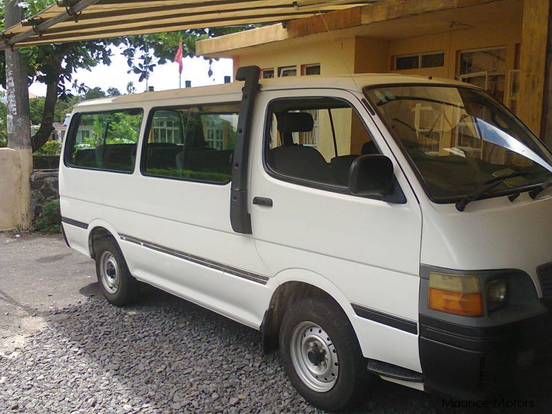 Used Toyota hiace 2003 hiace for sale royal road pellegrin
