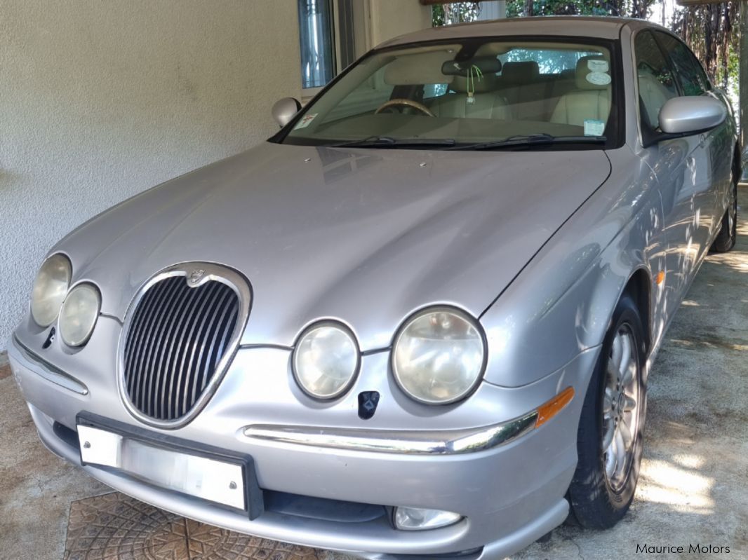 Jaguar S Type in Mauritius