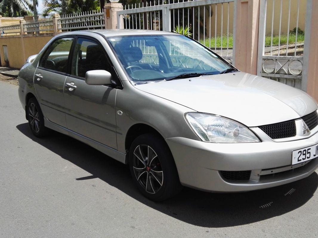 Mitsubishi lancer glx