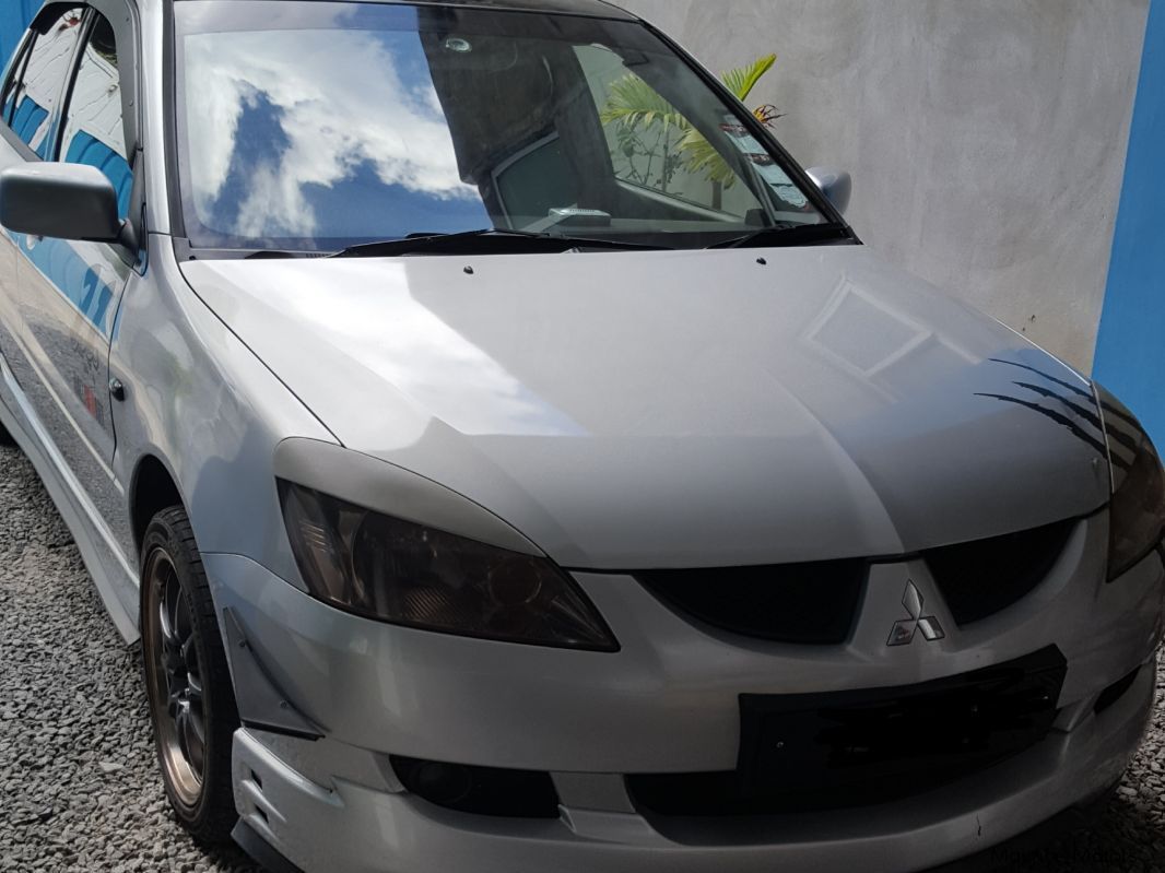 Mitsubishi Lancer glx in Mauritius