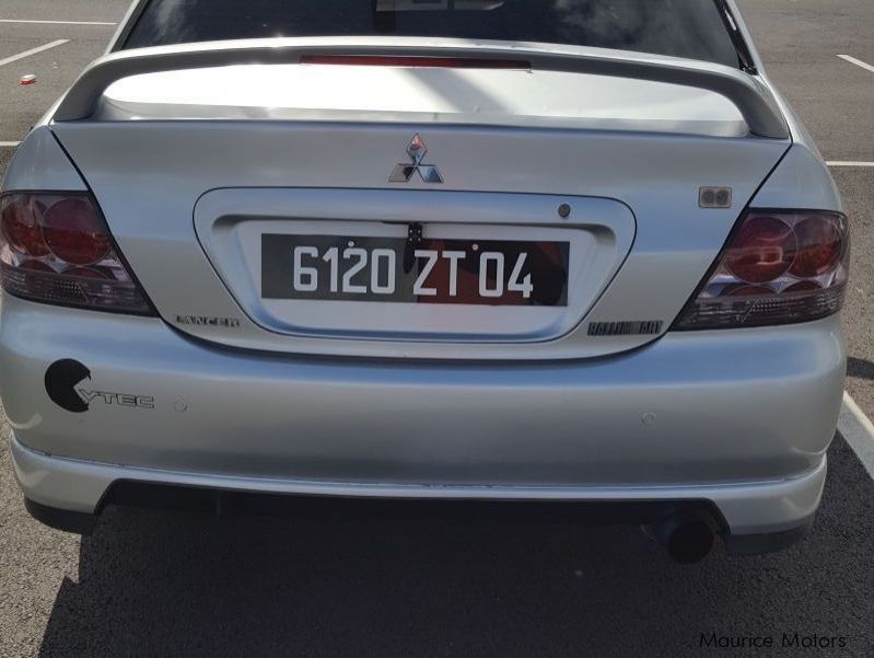 Mitsubishi Lancer glx in Mauritius