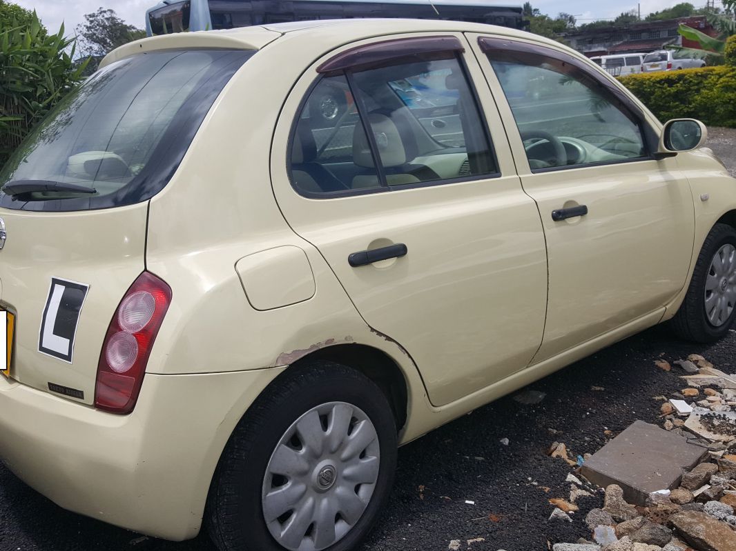 Nissan march 2004