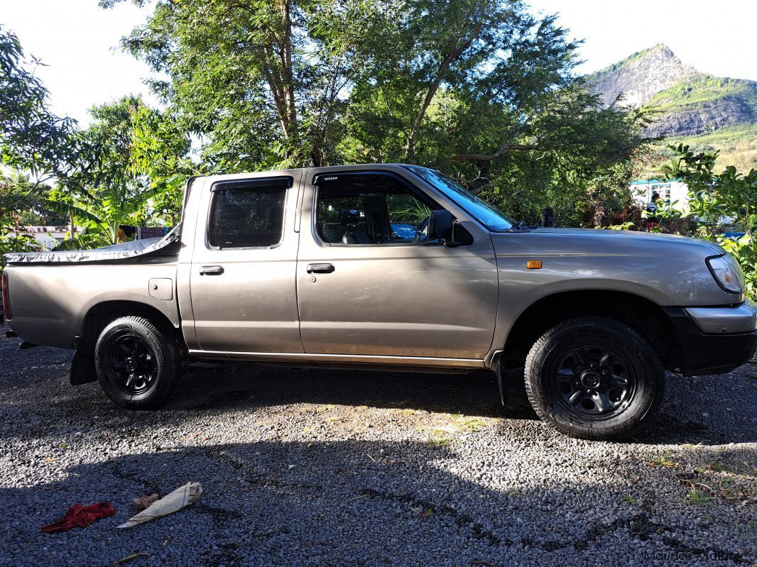 Nissan Navara D22 in Mauritius