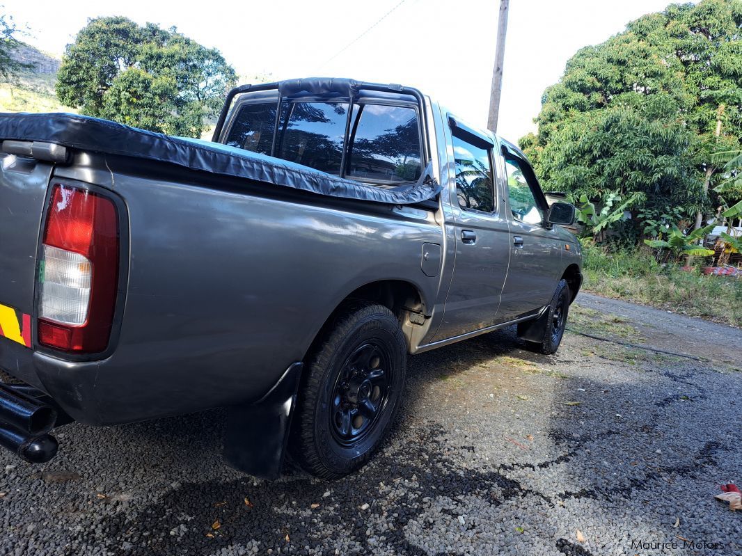 Nissan Navara D22 in Mauritius