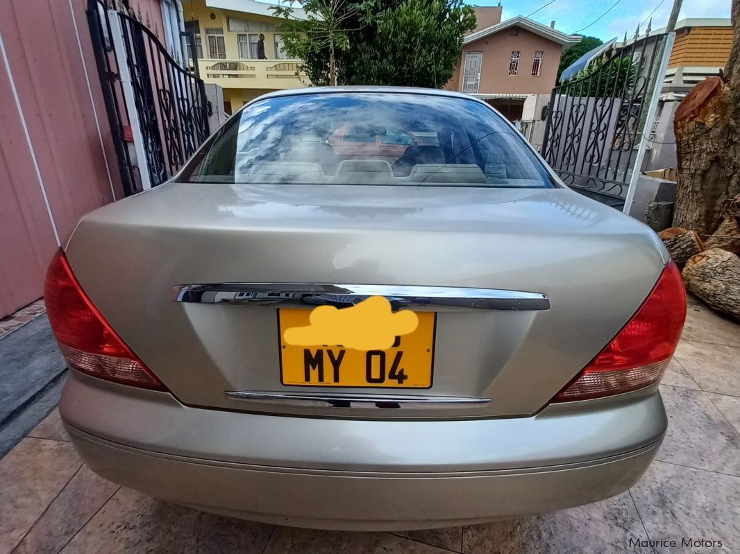 Nissan Sunny N17 Gold in Mauritius