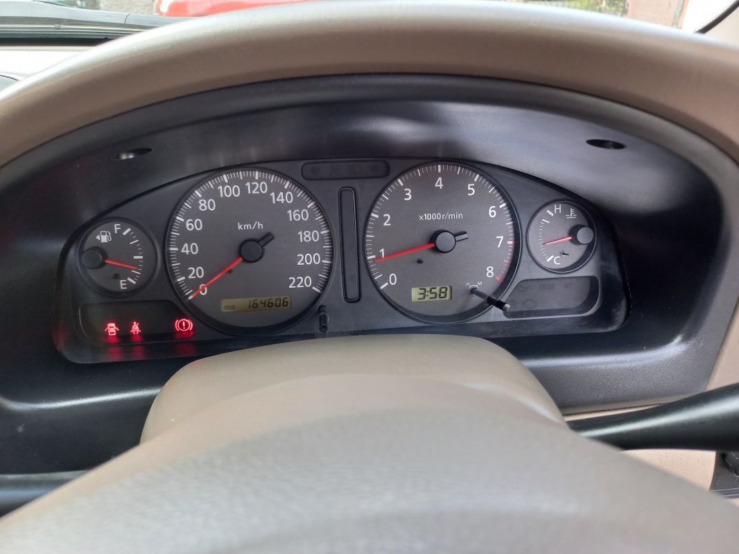 Nissan Sunny N17 Gold in Mauritius