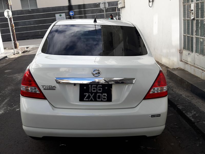 Toyota Avensis in Mauritius