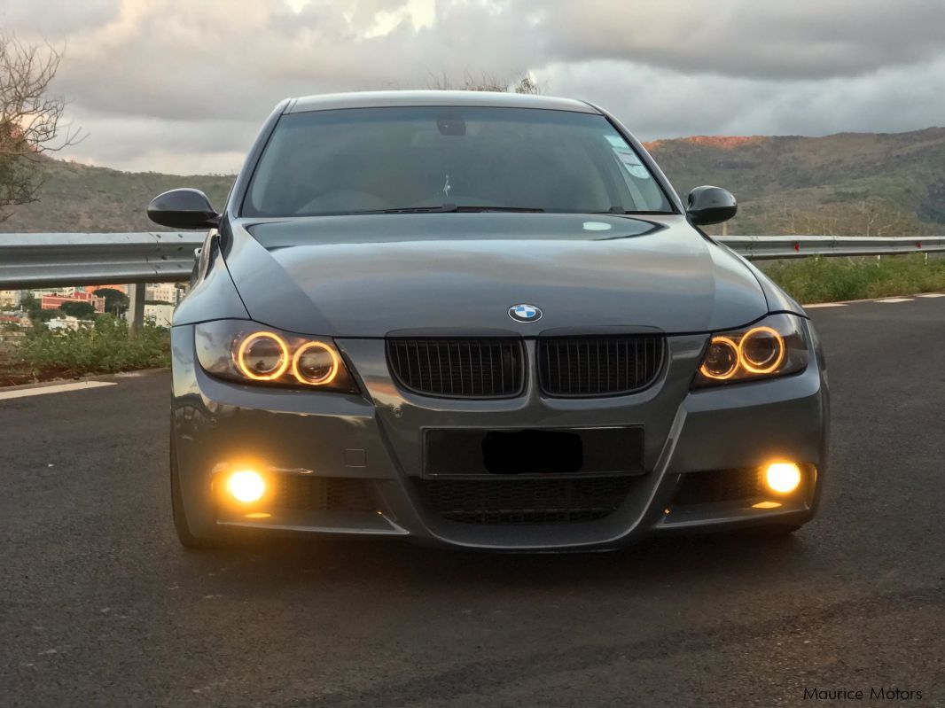 BMW 325i in Mauritius