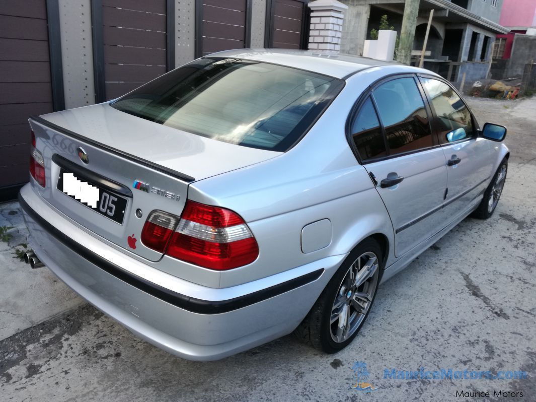 BMW 385i in Mauritius