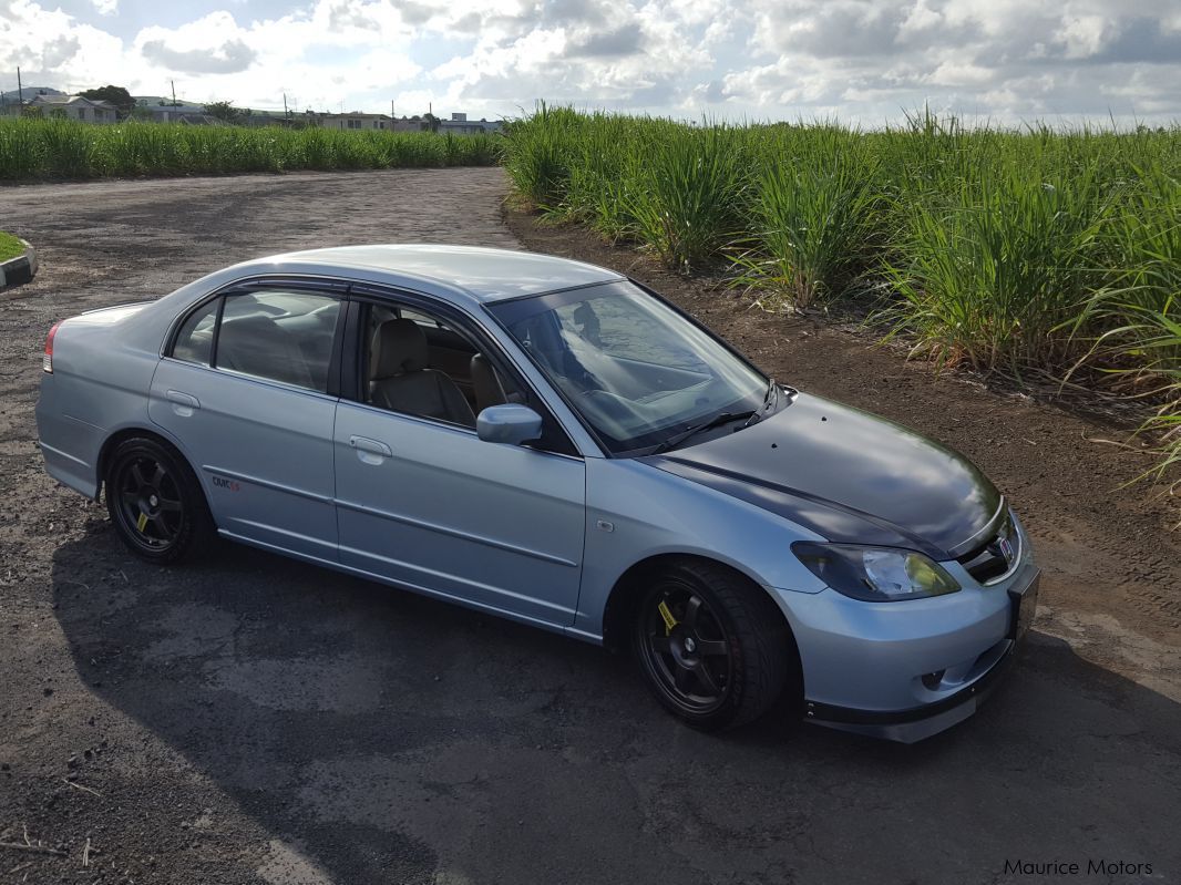 Honda Civic ES5 in Mauritius