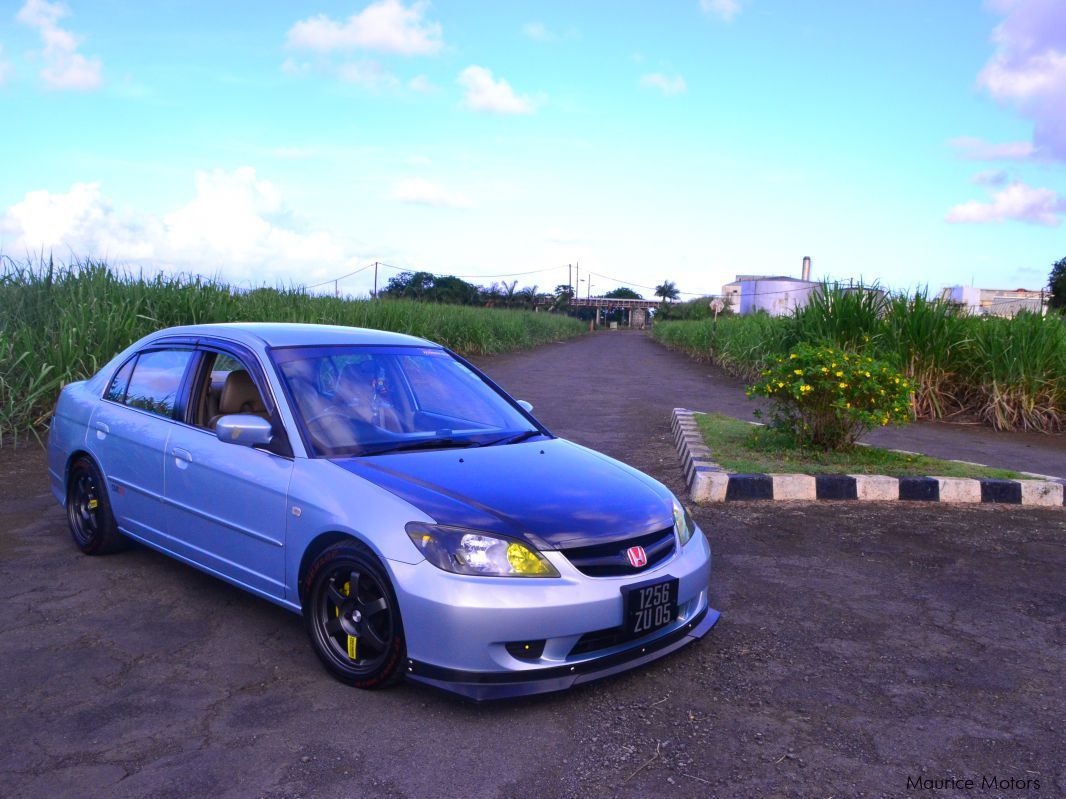 Honda Civic ES5 in Mauritius