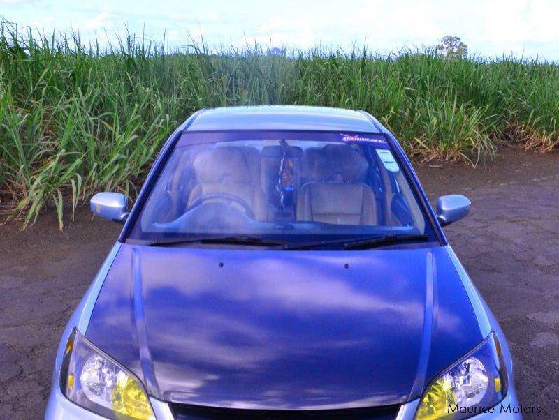 Honda Civic ES5 in Mauritius