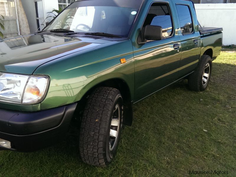 Nissan Hardbody TD27 in Mauritius