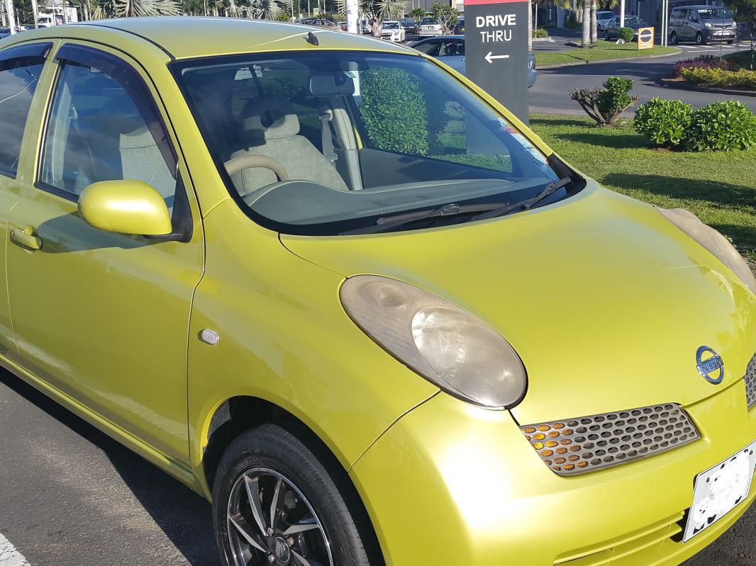 Nissan march rs