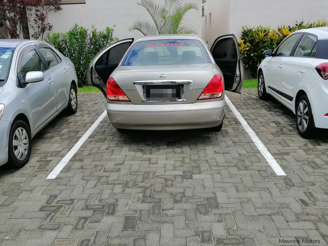 Nissan Sunny N17 in Mauritius