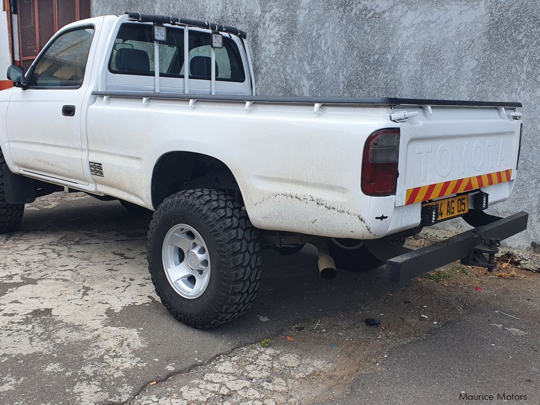 Toyota HILUX SINGLE CAB in Mauritius