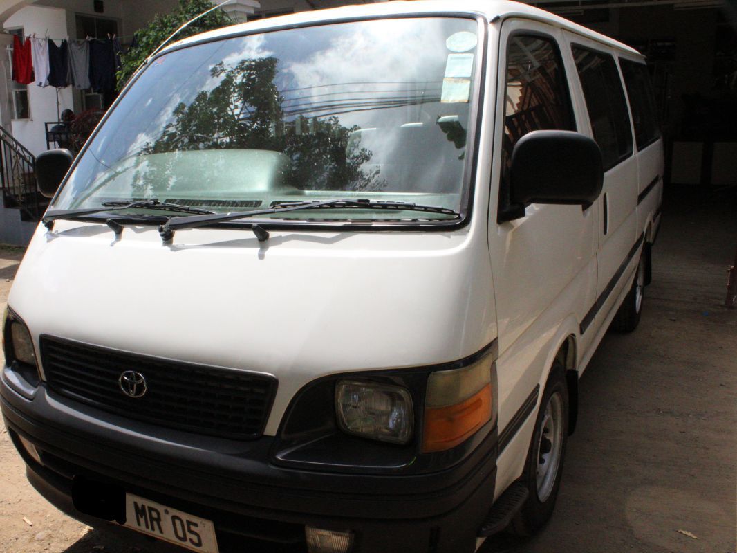 Toyota hiace 2005