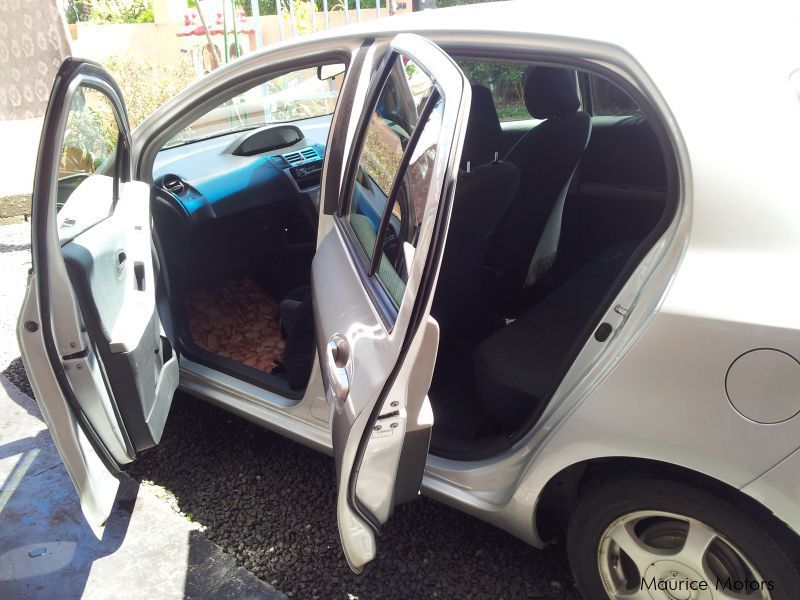 Used Toyota Vitz 1300 cc  2005 Vitz 1300 cc for sale 