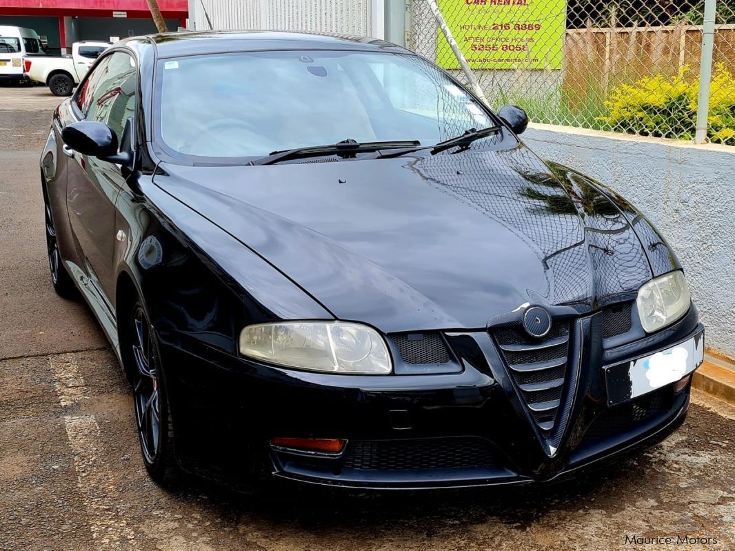 Alfa Romeo GT 2.0 JTS in Mauritius