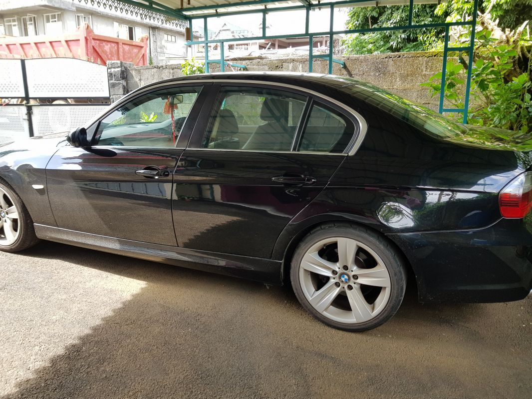 BMW 325i E90 in Mauritius