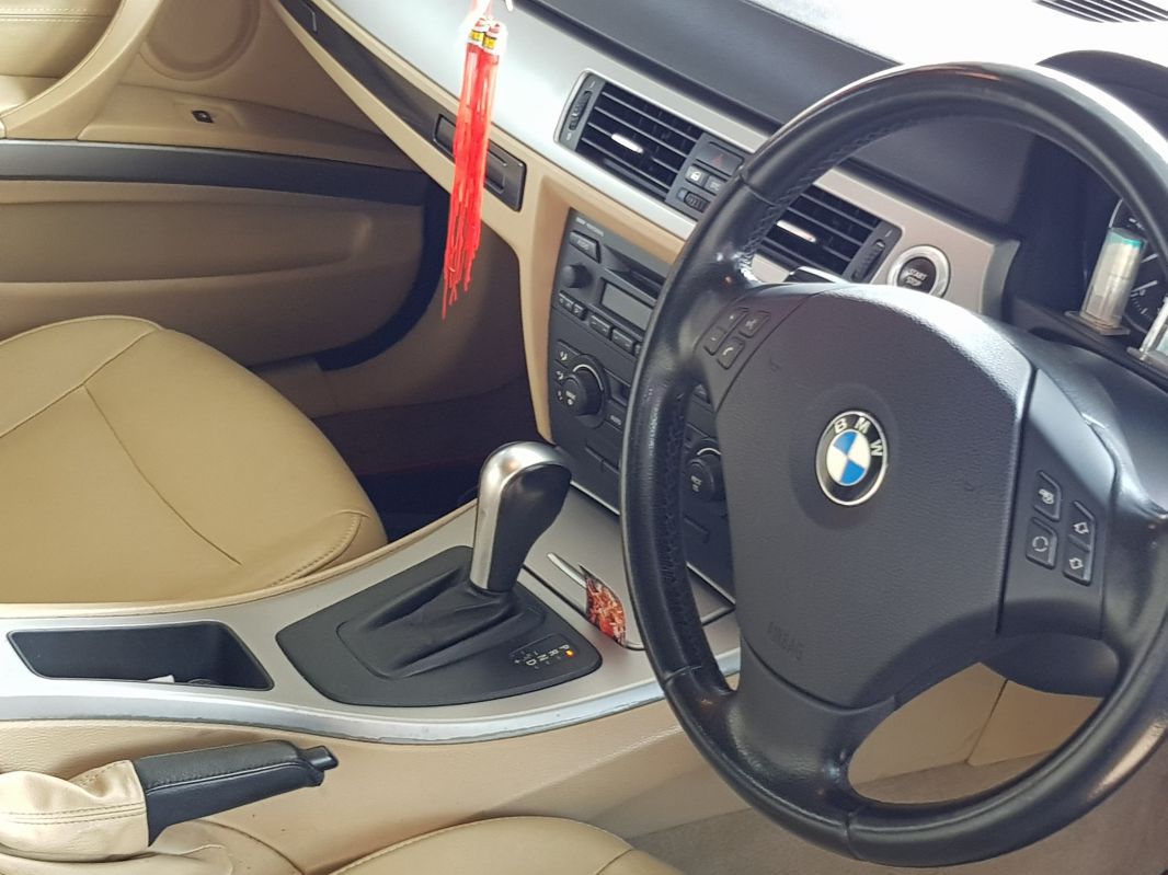BMW 325i E90 in Mauritius