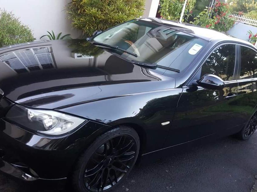 BMW E90 320i in Mauritius