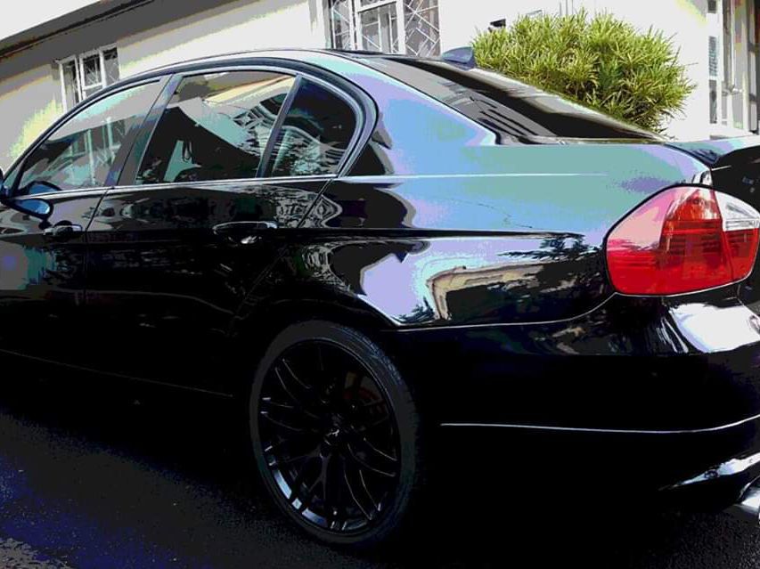BMW E90 320i in Mauritius