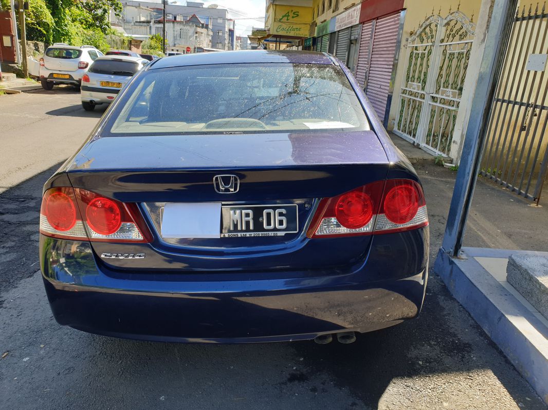 Honda Civic FD1 in Mauritius