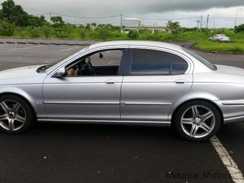 Jaguar X-type in Mauritius